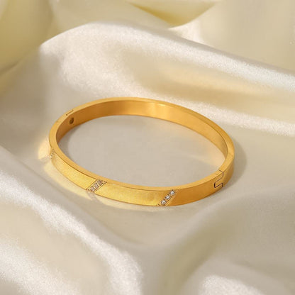 Sleek Arc